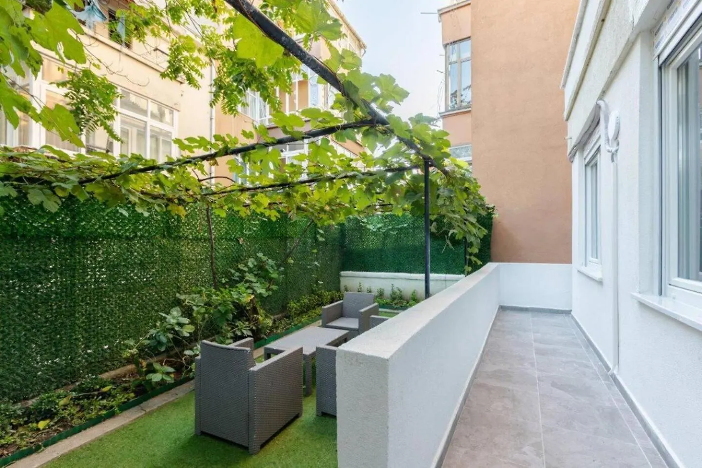 Cute Private Garden 2Bd2Bath Quaint Home! #366 Istanbul
